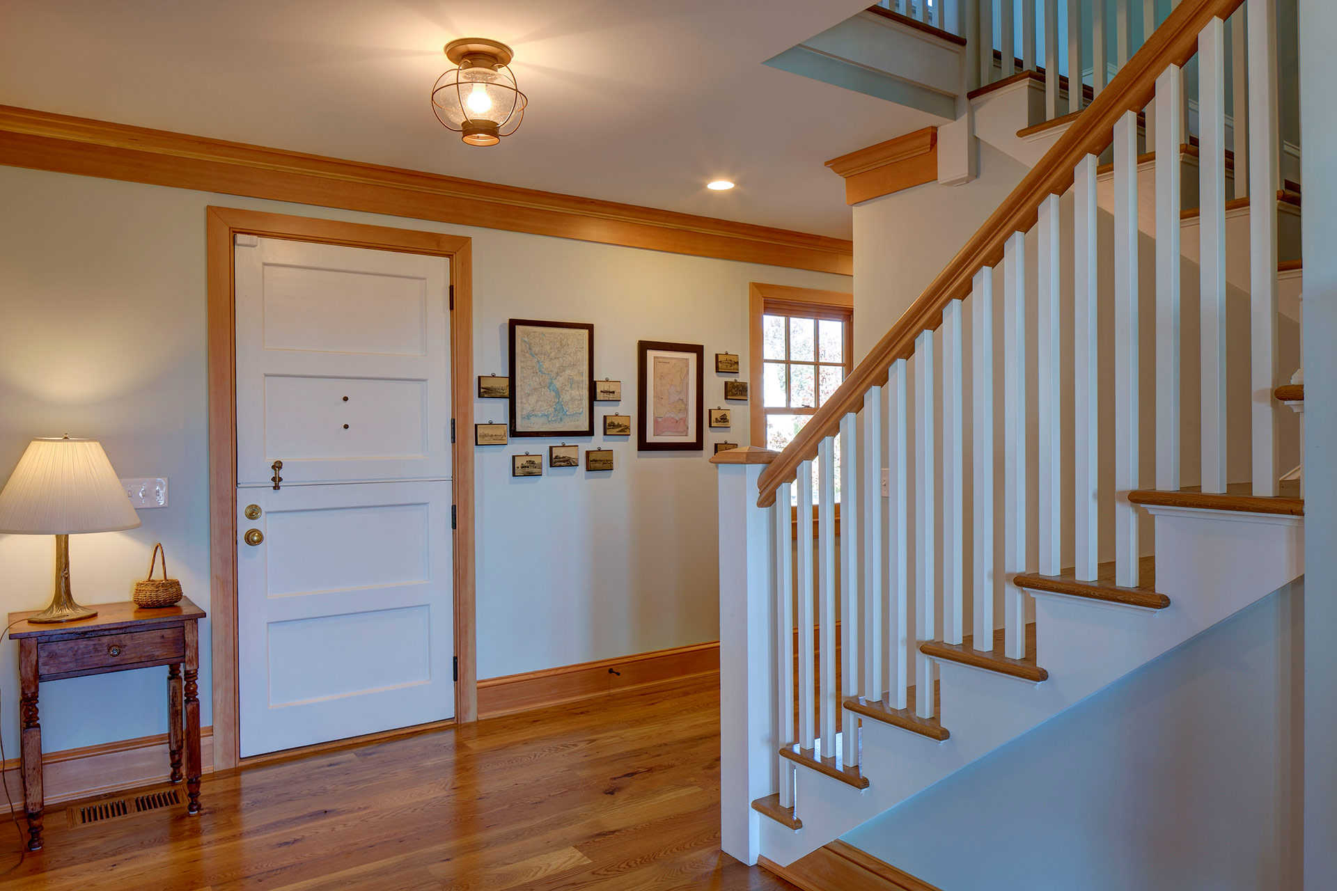 beach cottage entry hall